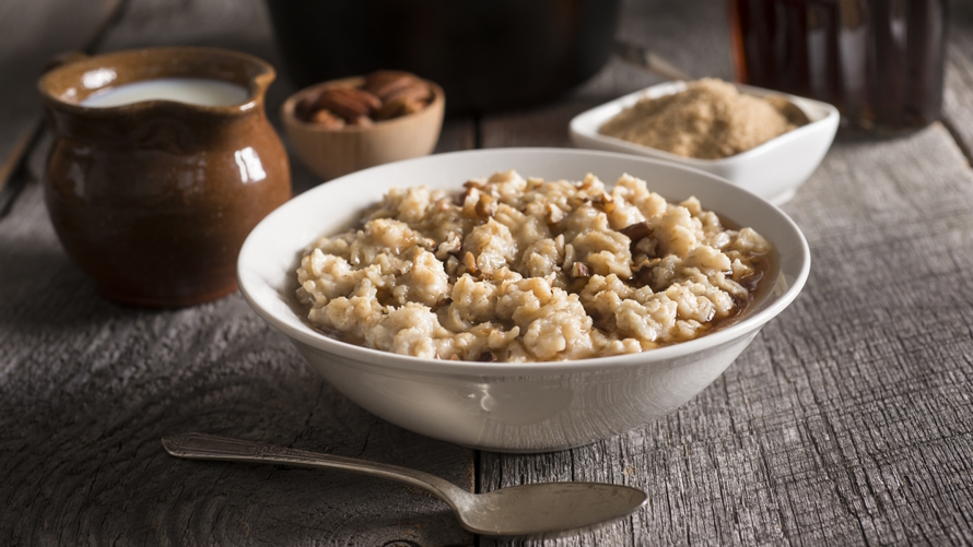 Oatmeal with maple syrup