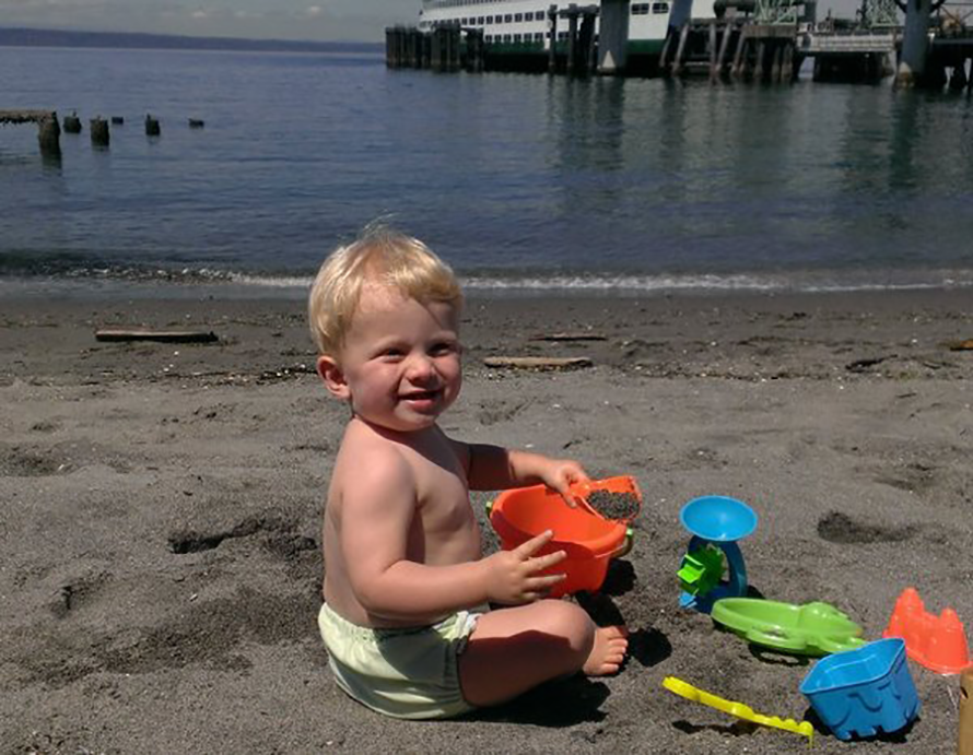 child-playing-on-bracketss-landing-beach-edmonds-best-beaches-puget-sound
