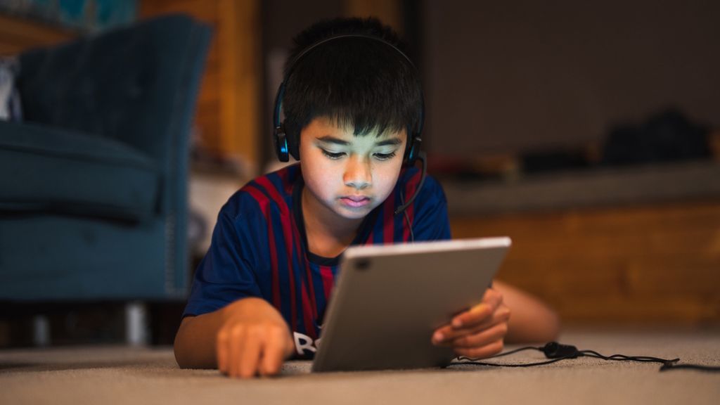 10 Ways to Protect Your Child’s Brain From Daily Screen Time