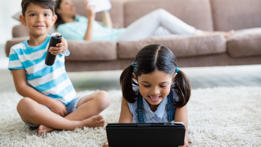 kids-watching-tv-and-tablet