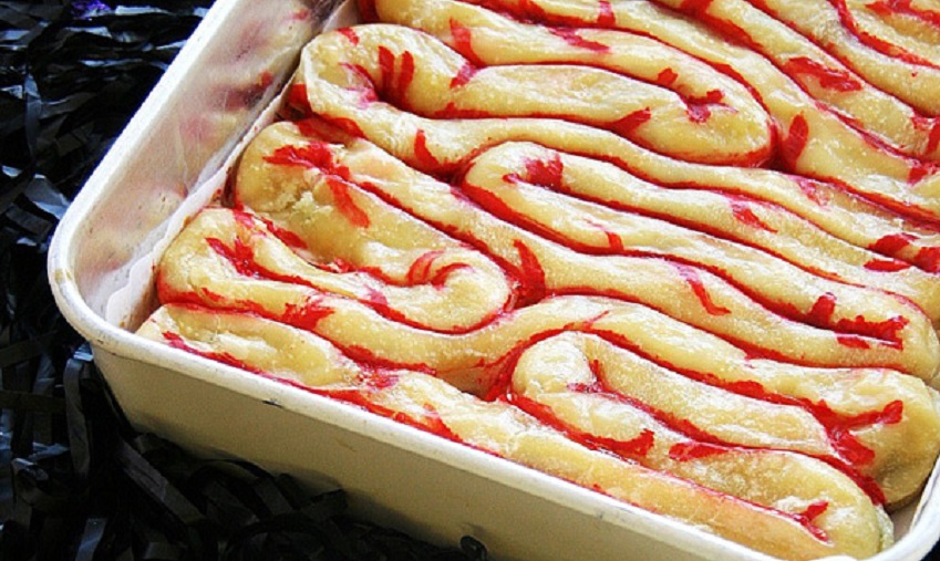 Puff pastry intestines