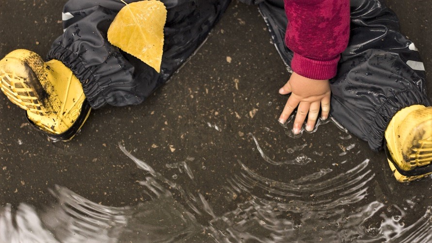 7 Awesome Backyard Activities for Kids on Rainy Days