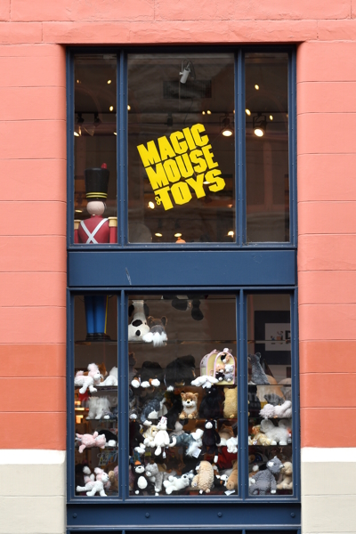 Magic Mouse Toys Pioneer Square family activites