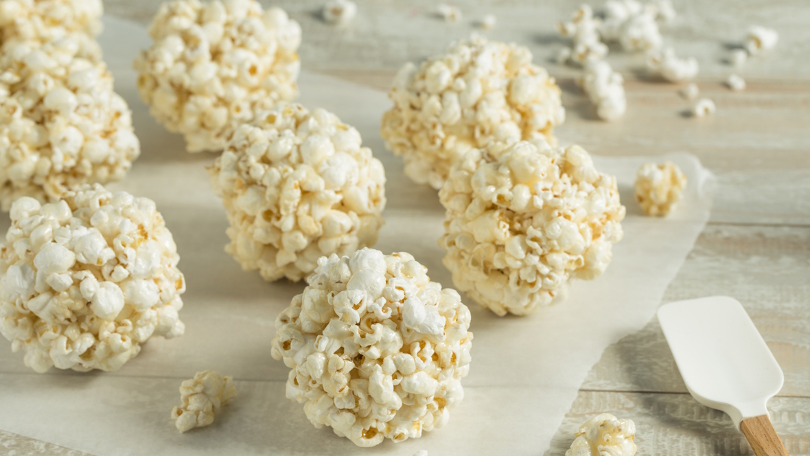 Frozen popcorn balls Christmas treat to make with kids
