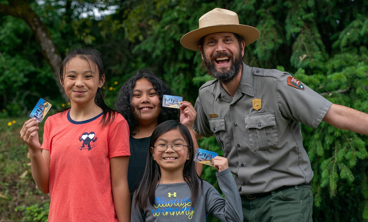 Seattle-fourth-grade-students-get-every-kid-outdoors-national-park-pass