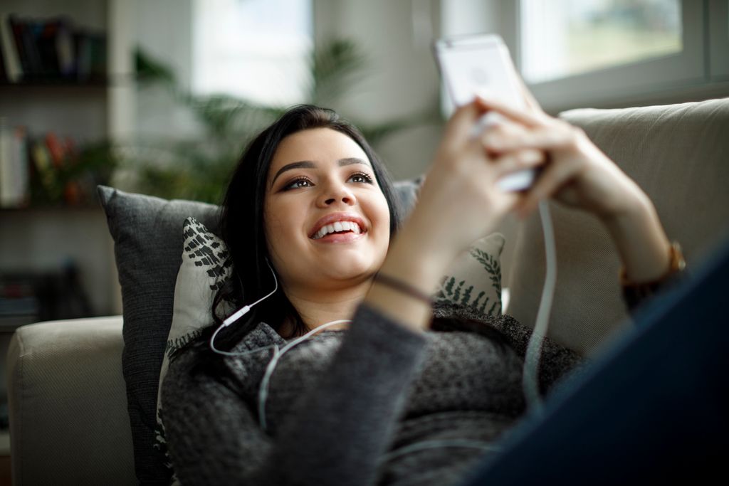 10 Tips for Helping Your Teen Navigate Online Dating
