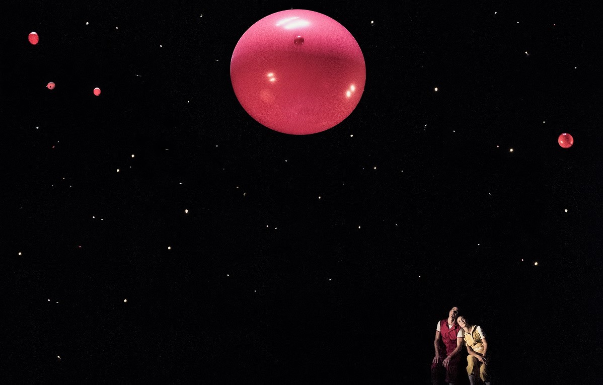 Christina Gelsone and Seth Bloom in “Air Play” at Seattle Children’s Theatre. Credit: Florence Montmare for Acrobuffos Show LLC