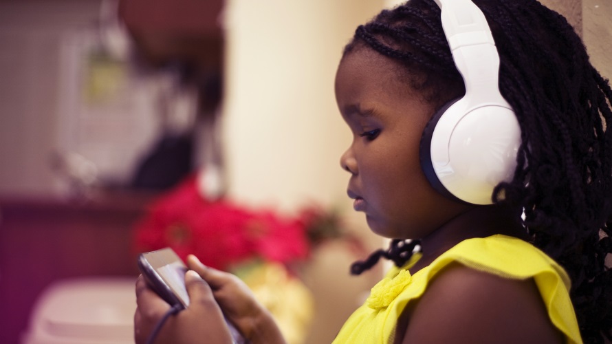 5 Ways to Help Kids Deal With Upsetting News