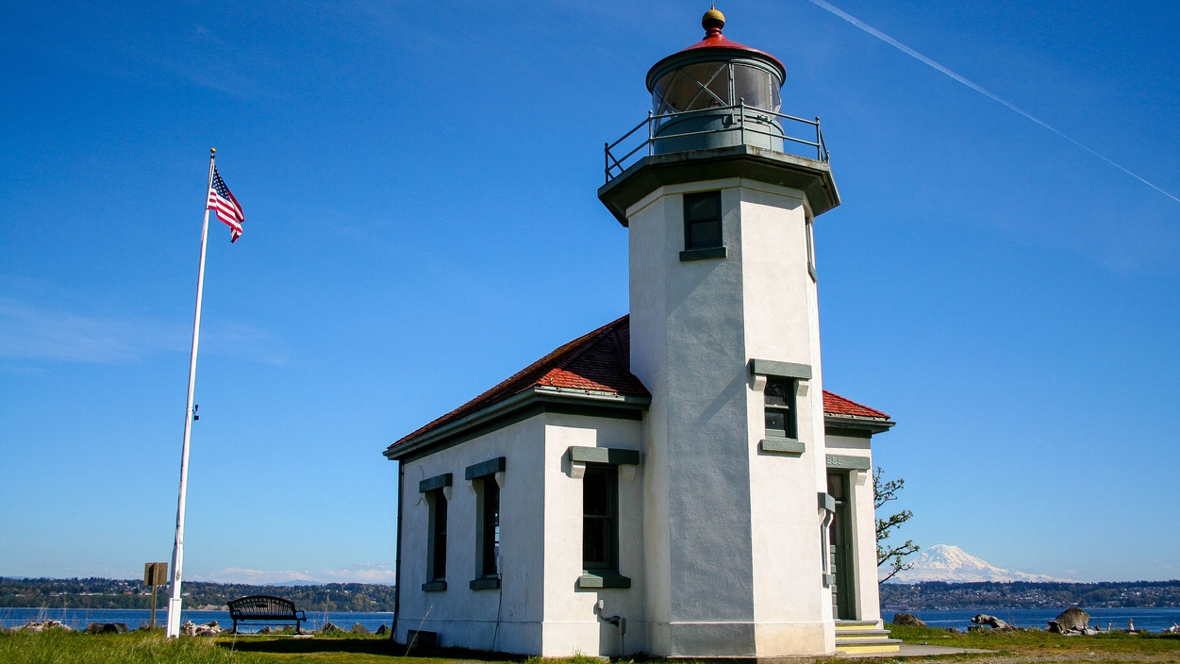 Point Robinson lighthouse Vashon Island with kids