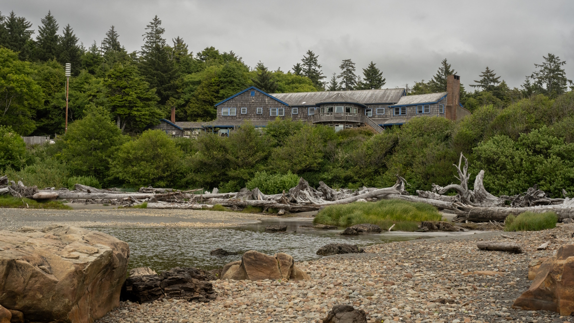 Kalaloch Lodge overlooking the beach, a Pacific Northwest lodge