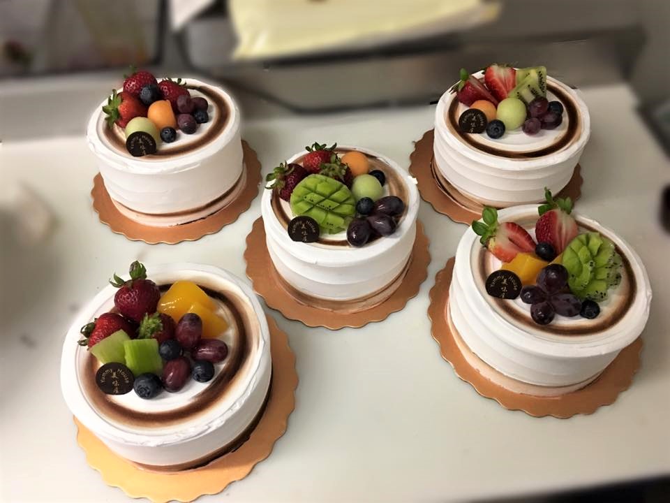 Yummy-House-hong-kong-style-desserts-seattle-best-bakeries-treats-for-kids-families
