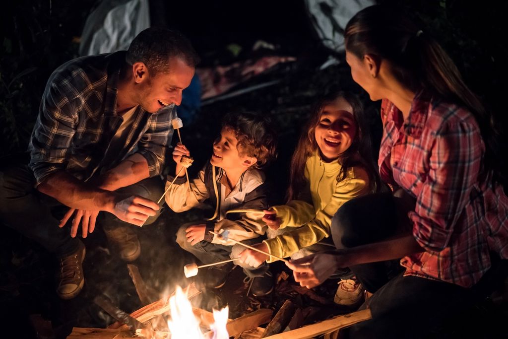 6 Fun Games to Play With Kids Around the Campfire