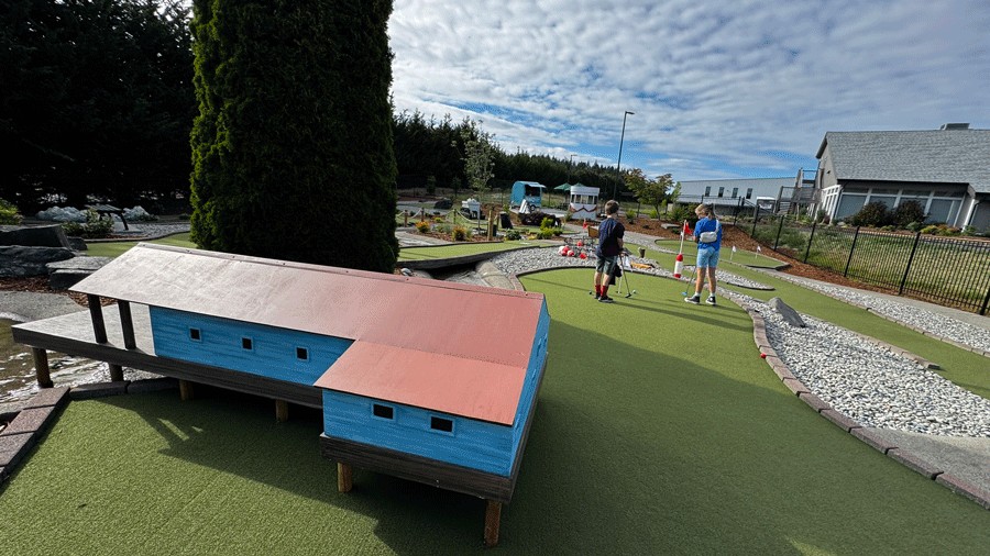 Skansie Netshed replica on a mini golf course at the new PenMet Parks rec center