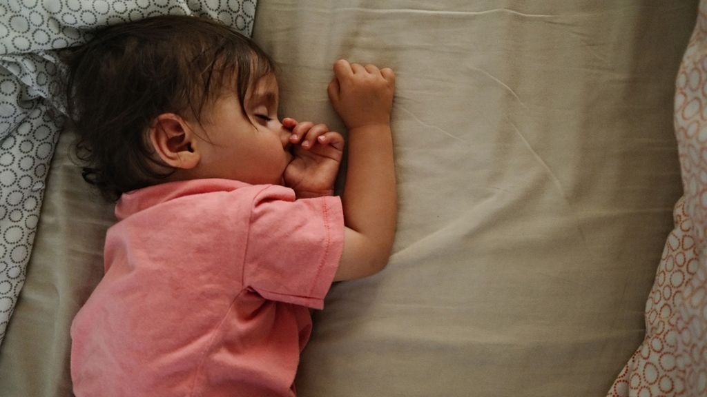 10 Tips for Helping Kids Sleep Cool When Summer Sizzles