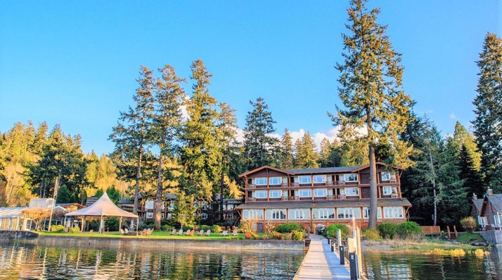 At This Remote School Getaway, Nature Is the Teacher