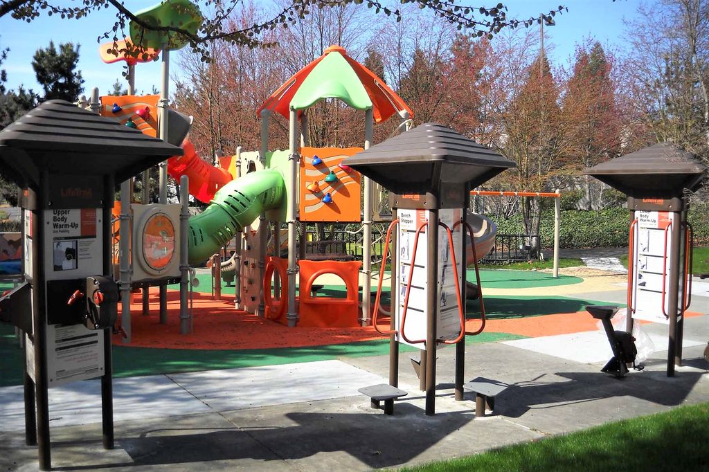 Work It Out: 7 Seattle-Area Parks With Exercise Equipment for Grown-Ups
