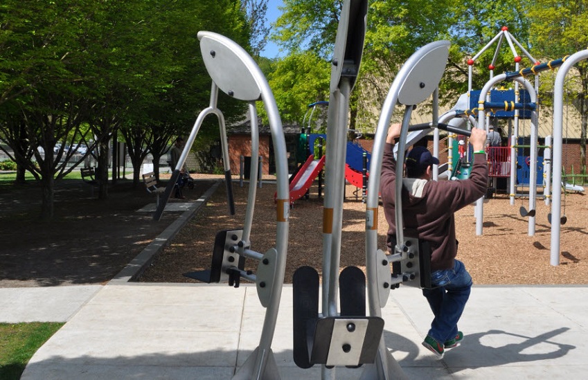 Montlake Playfield exercise equipment, Seattle