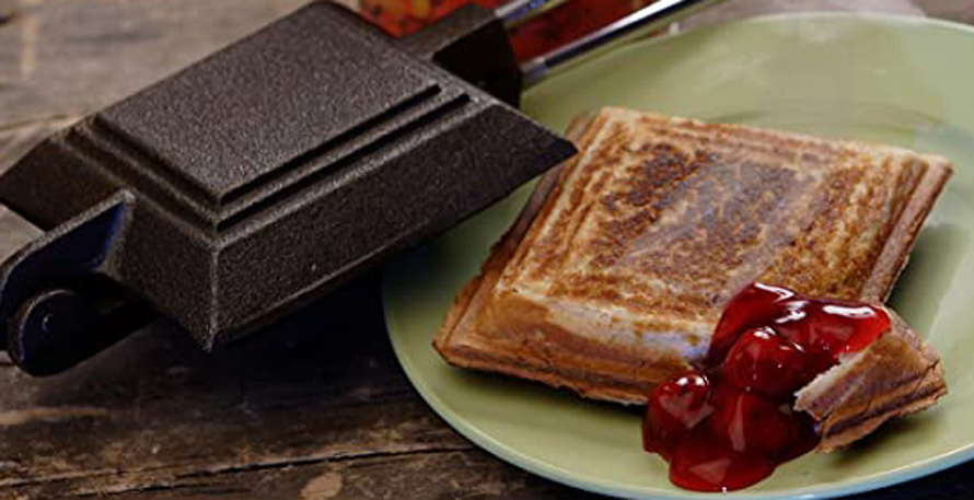 Coghlan's Cast Iron Cooker