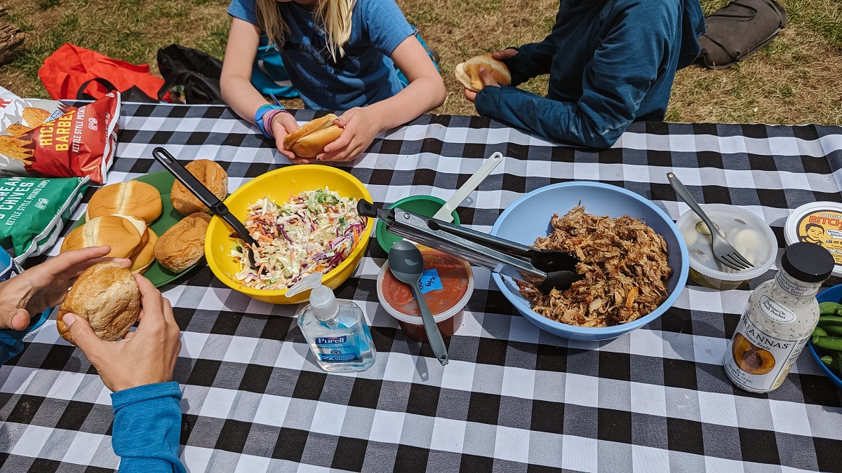 A kayak tour in Washington's San Juan Islands includes gourmet kid-friendly meals prepared by a guide and your kids