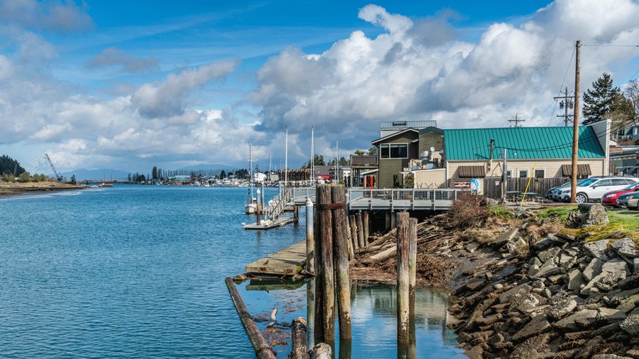 Skagit Valley waterfront restaurants in La Conner, including Calico Cupboard, one of the places to eat in Skagit County