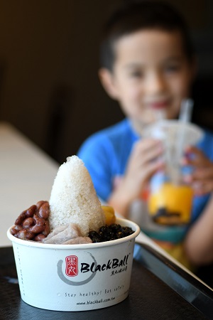 Blackball-dessert-snacks-near-Seaview-Park-new-accessible-playground