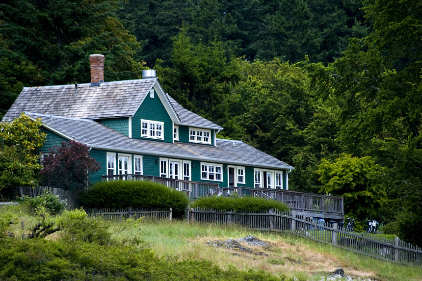 Turtleback Farm Inn