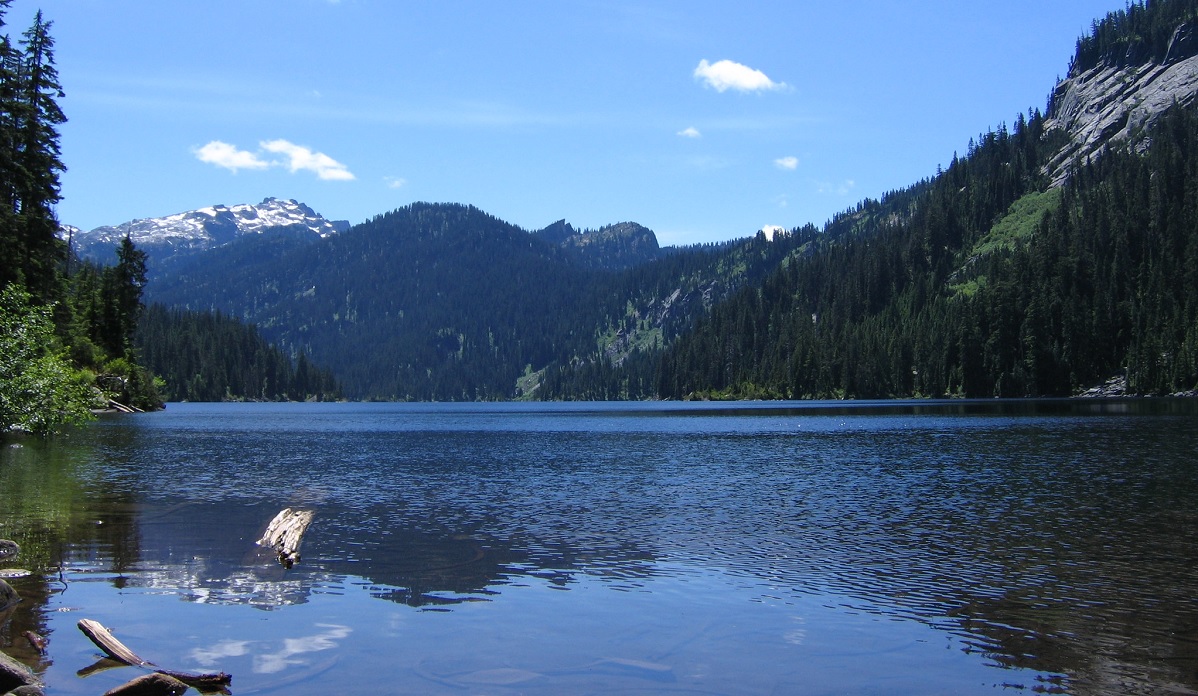 Best-hikes-to-lakes-Washington-families-kids-Dorothy-Lake-Highway-2