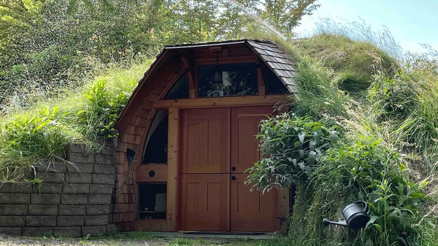 Unique Hobbit house available for rent near Seattle