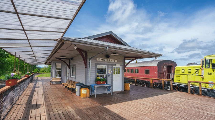 View of the coach and dinner trains at the Chehalis-Centralia Railroad and Museum