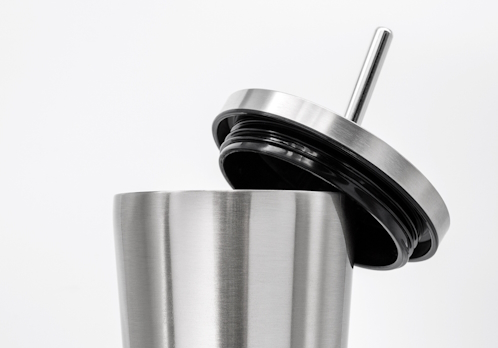 tall cup that holds 24 oz and keeps drinks cold for 22 hours