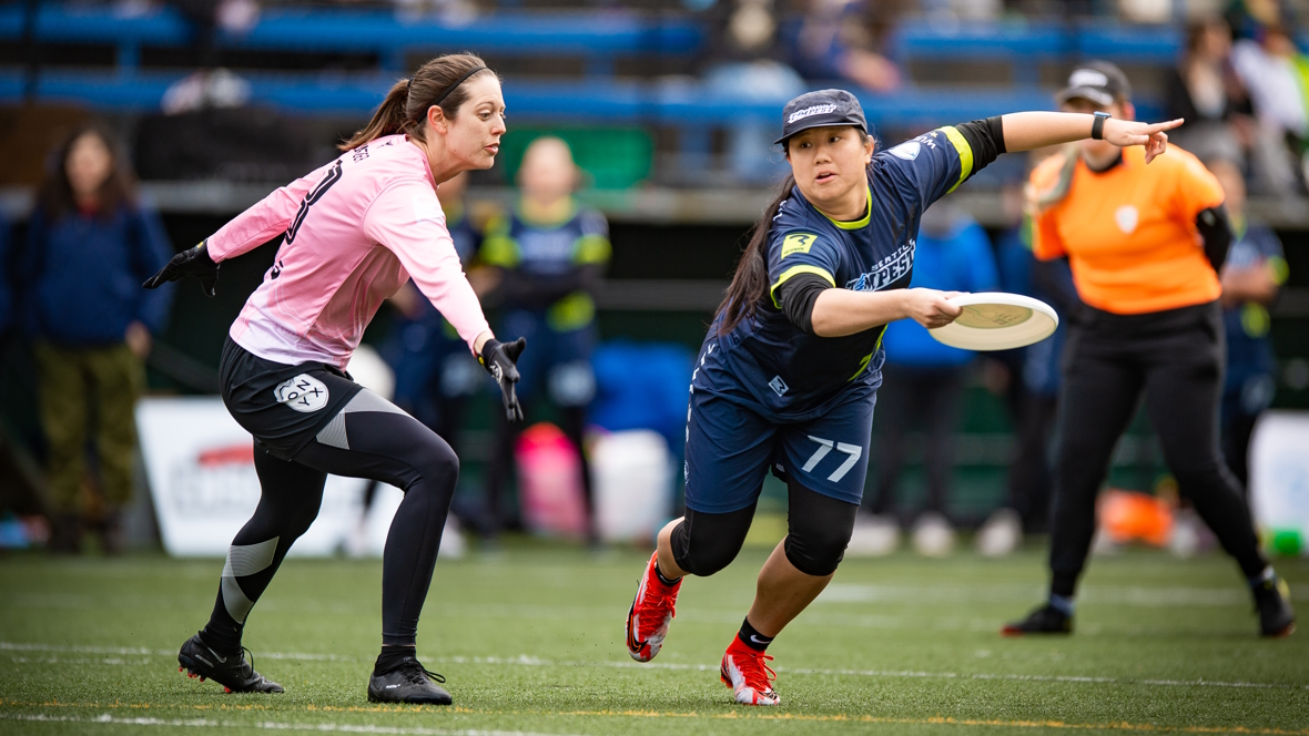 Seattle Ultimate Frisbee professional players the Tempest affordable family sports outing