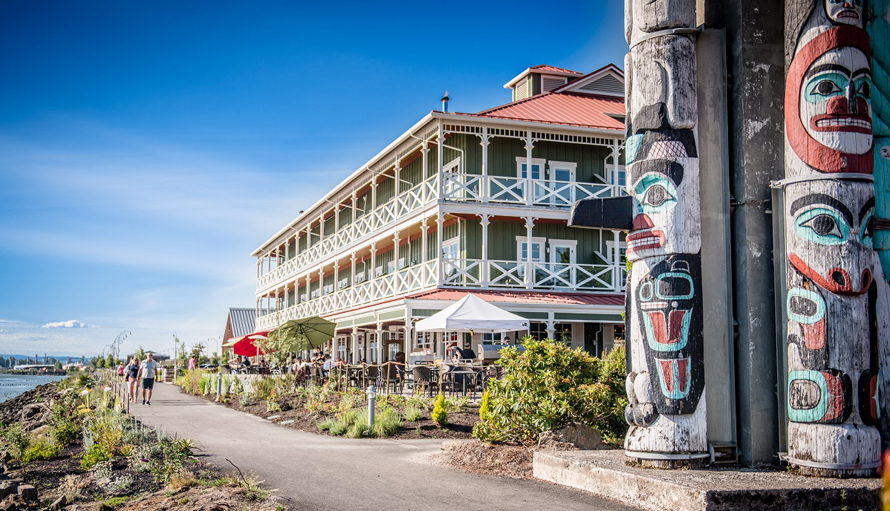 McMenamins Kalama Harbor Lodge in Kalama, Washington