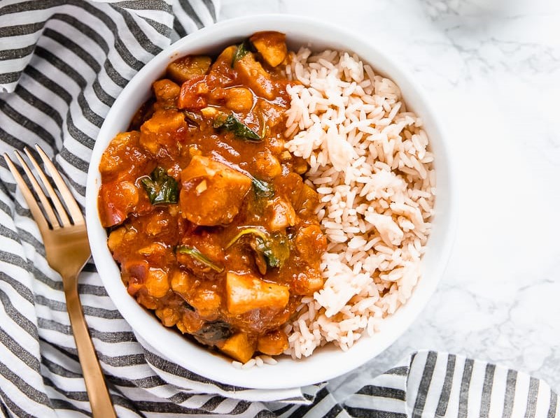 10 Family-Friendly Curries for Cold Evenings