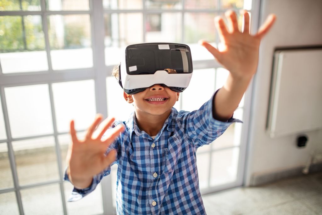 Virtual Reality for Family Education, Exercise and Entertainment