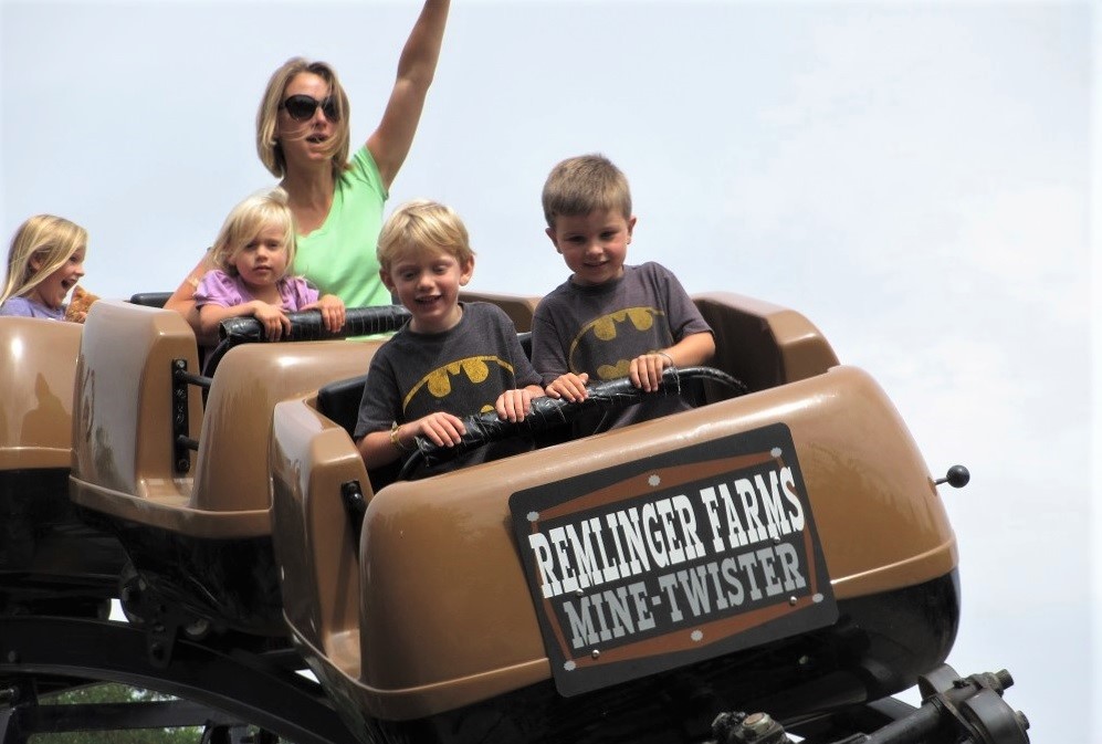 Best-family-memberships-seattle-summer-remlinger-farms-roller-coaster
