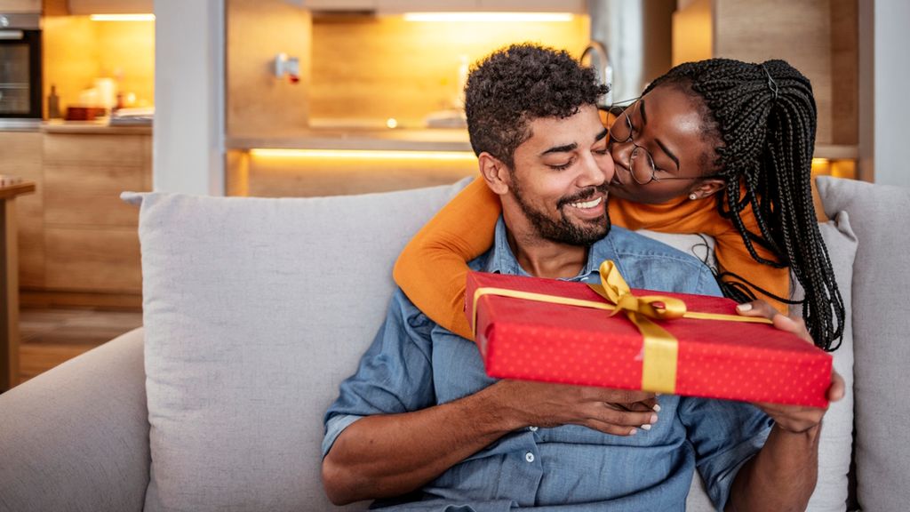 14 Sweet and Practical Valentine’s Gifts for Your Partner