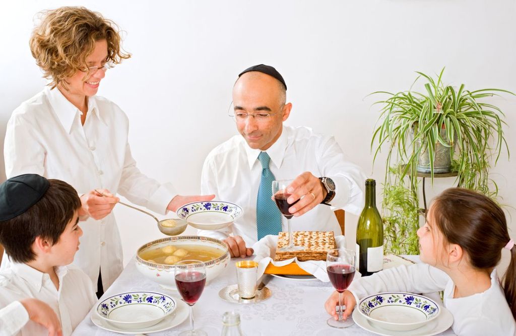 Community Passover Events for Seattle-Area Families