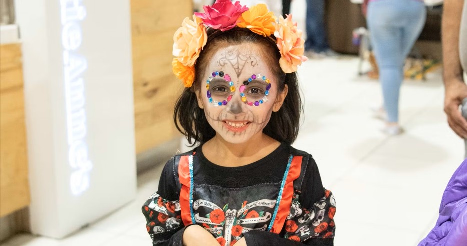 Día de los Muertos Festival at the Outlet Collection