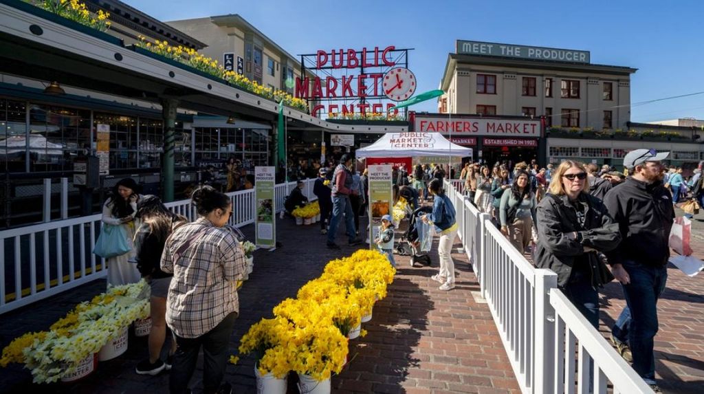 Daffodil Day at Pike Place Market