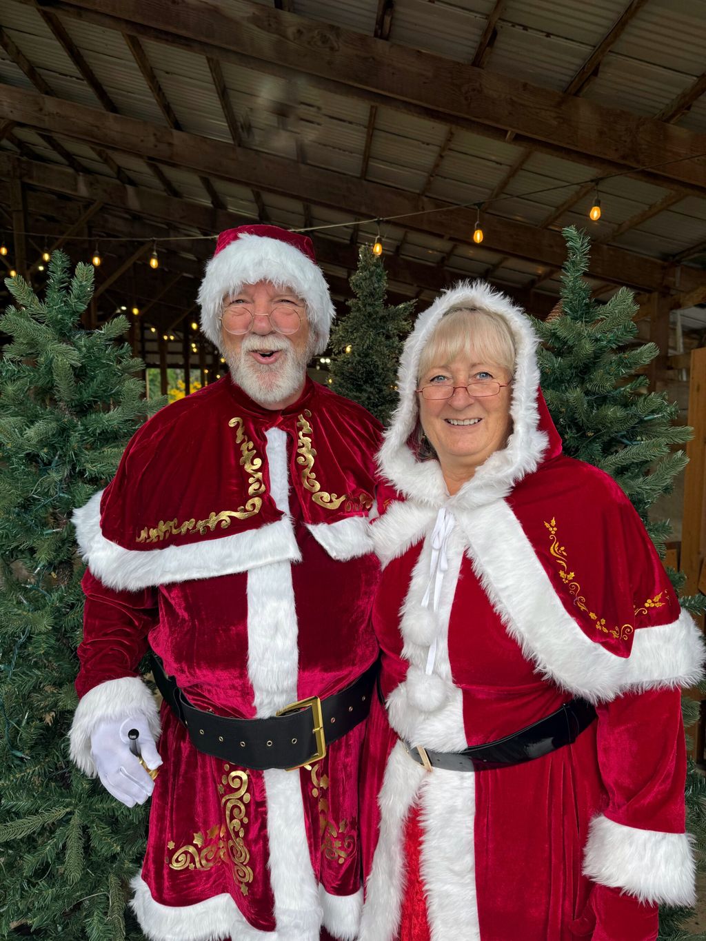 Thomasson Family Farm Christmas Barn