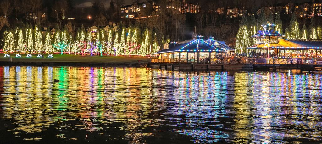 Renton’s Clam Lights