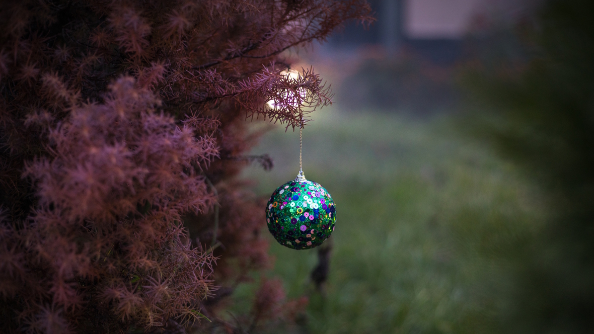 Christmas tree ornament with dots