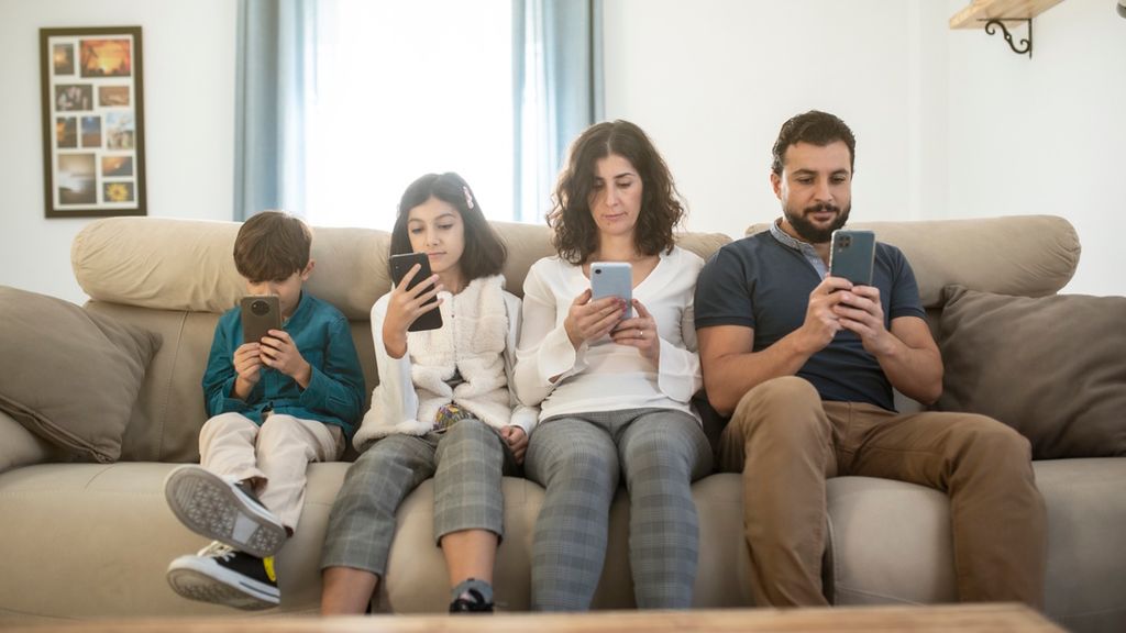 Measuring Screen Time in Miles: A New Way to Look at Scrolling