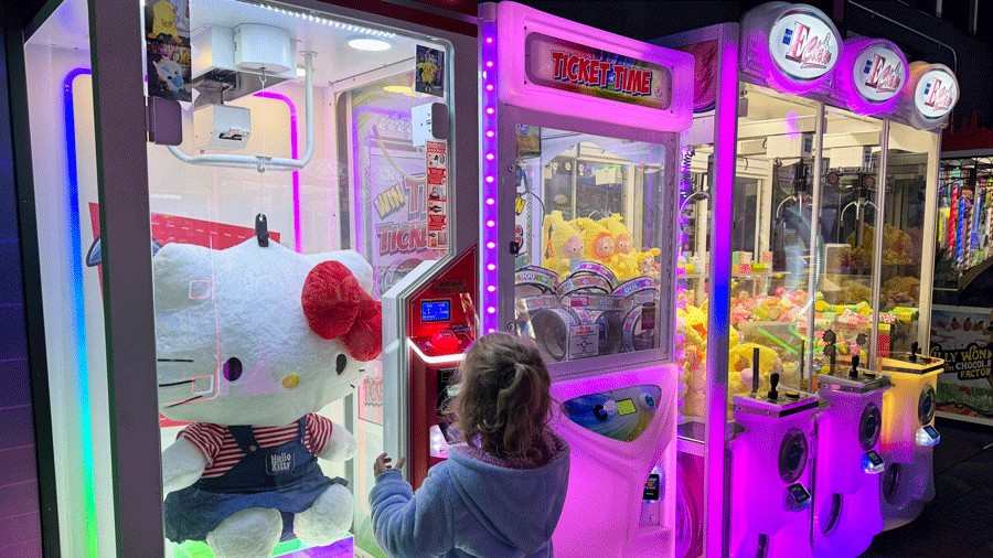 seabrook arcade games include claw games and prizes