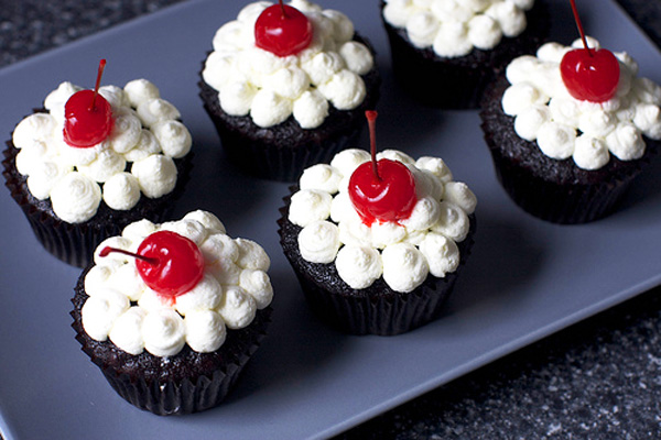 4th of July rootbeer float cupcakes by Smitten Kitchen 4th of July rootbeer float cupcakes by Smitten Kitchen