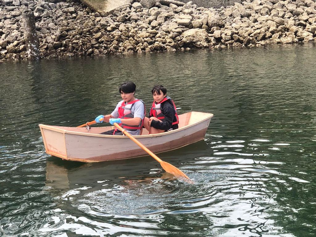 Family Boat Building Class