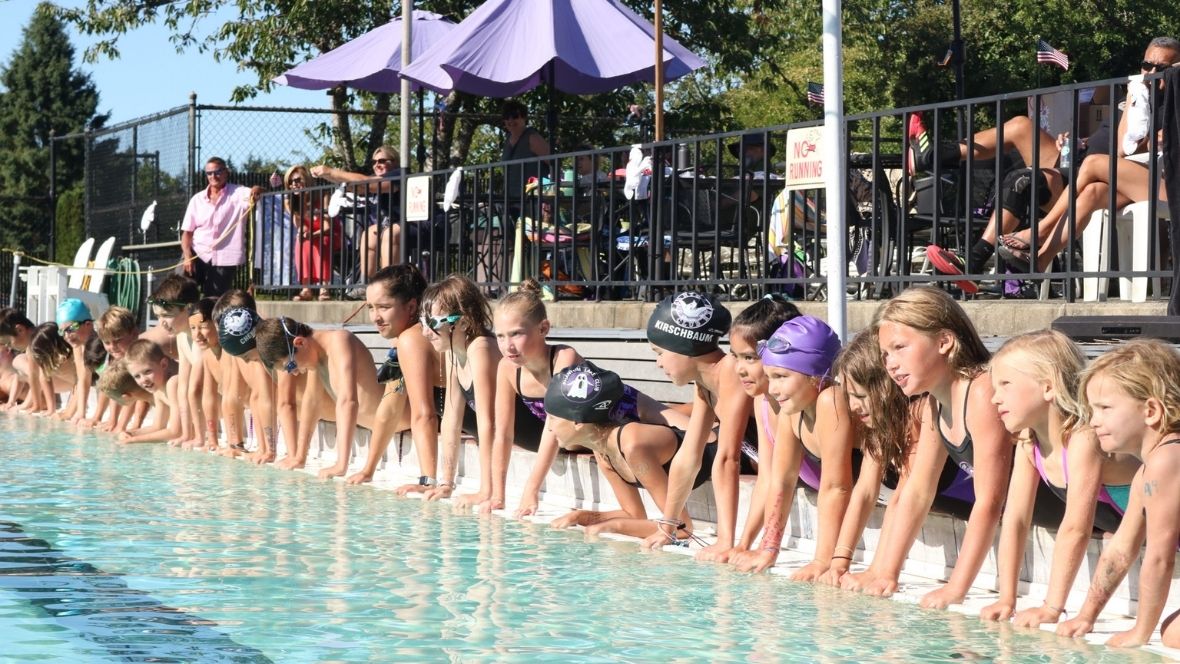 kids at the poolside