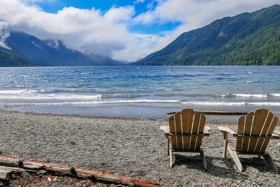 lake crescent with chairs looking out over the water during a lake vacation