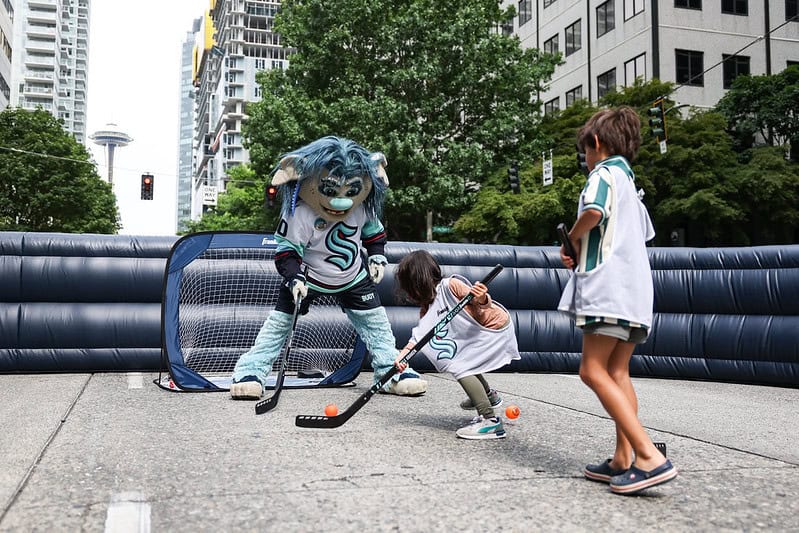 Free Street Hockey Clinic at South Park Community Center