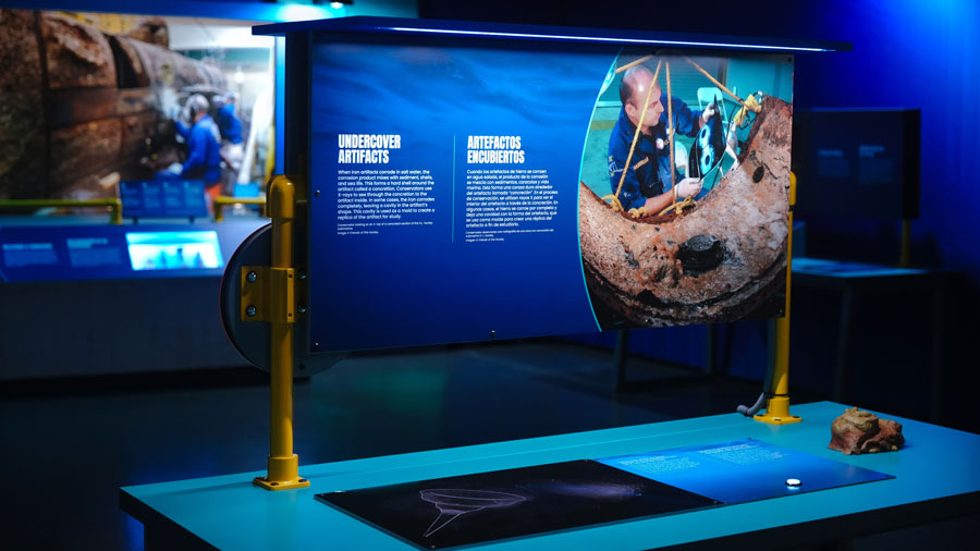 Display of the HL Hunley underwater site